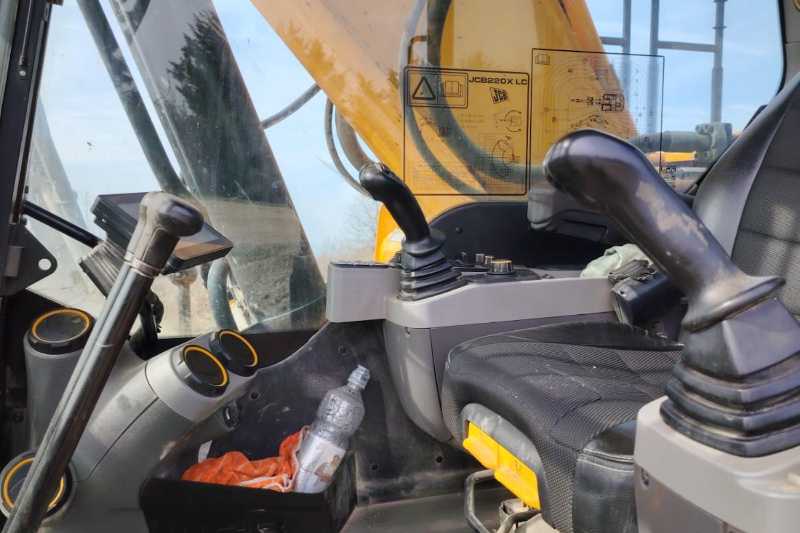 OmecoHub - Immagine JCB 220X L4F